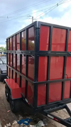 Carretinha bau grande( 3x2x2 metros) com documento