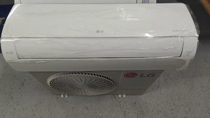 Ar LG dual inverter 12000 BTUs quente e frio semi novo