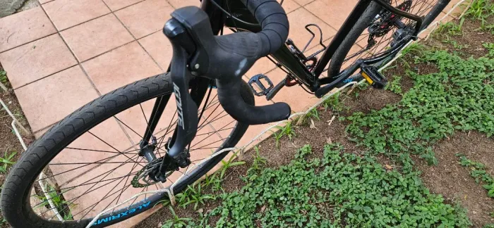 Bicicleta Gravel Custom - Shimano Alivio 1x9v - Freio a Disco - AlexRims