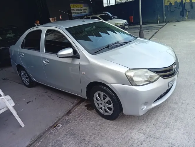 Toyota Etios X Sedan 1.5 Flex 16V 4P Mec. 2014