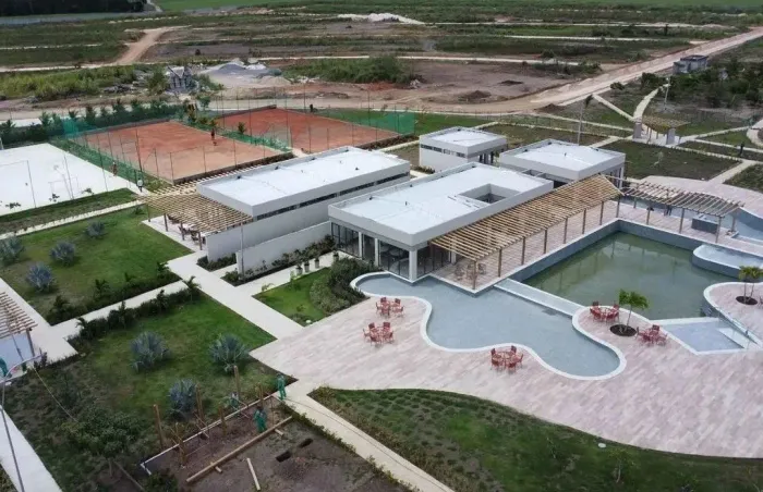 REPASSE de Lote em Cond. fechado em Aldeia (Excelente localização e estrutura de lazer )