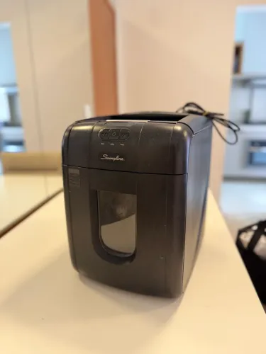 Triturador de Papel Swingline 130X Auto Feed - 130 folhas - (motor travado)