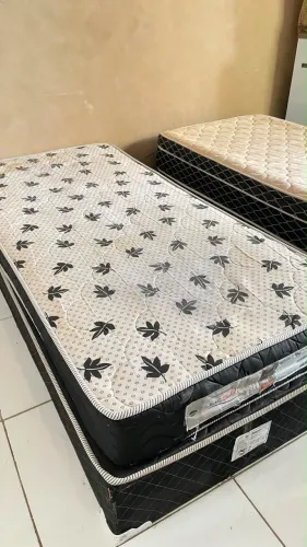 Duas cama box solteiro 