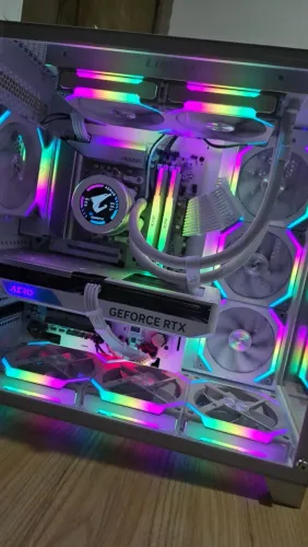 PC High End - Ryzen 7 7800X3D RTX 4070(12GB) 32GB DDR5 6000mhz - Full White