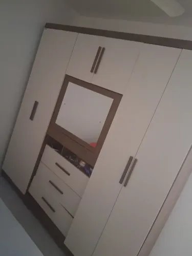 Guarda Roupa 6 portas