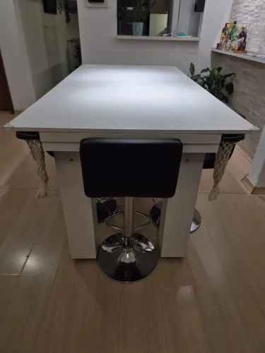 Sinuca/Mesa de Jantar com cadeiras 