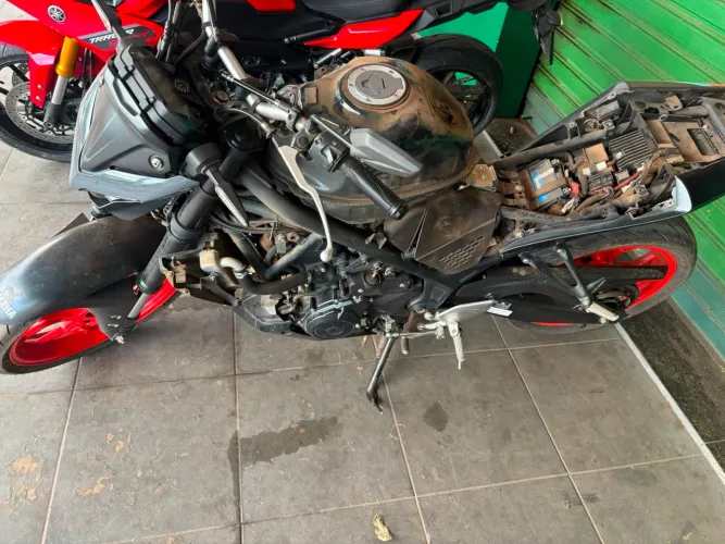 Estou desmontando a mt-03 de leilão
