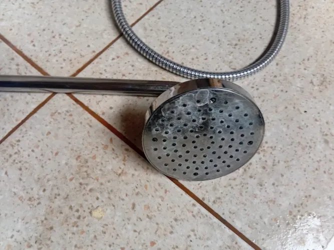 Vendo chuveiro e duxa pra banheiro inox seminovo