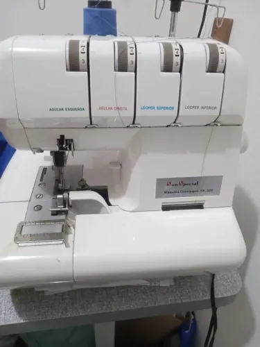Máquina Overloque Sun Special SS-320 (Portátil/Doméstica)