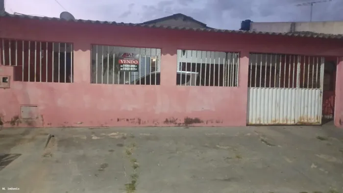 Casa para Venda em Goiânia, Parque Atheneu, 3 dormitórios, 1 banheiro, 2 vagas