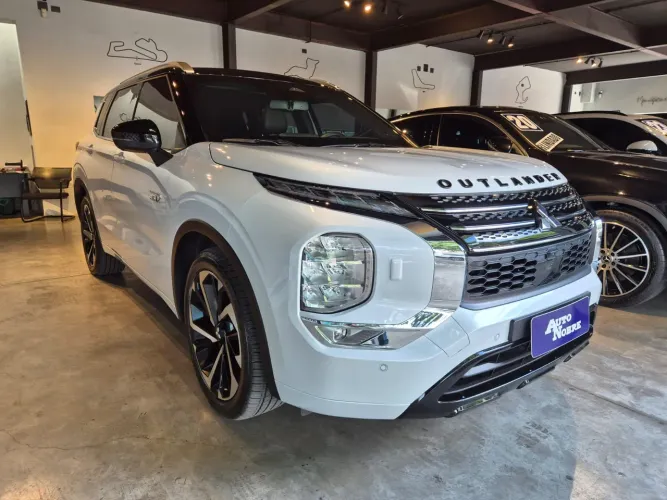 Mitsubishi Outlander Signature 2.4 4X4 AUT (híb) 2026