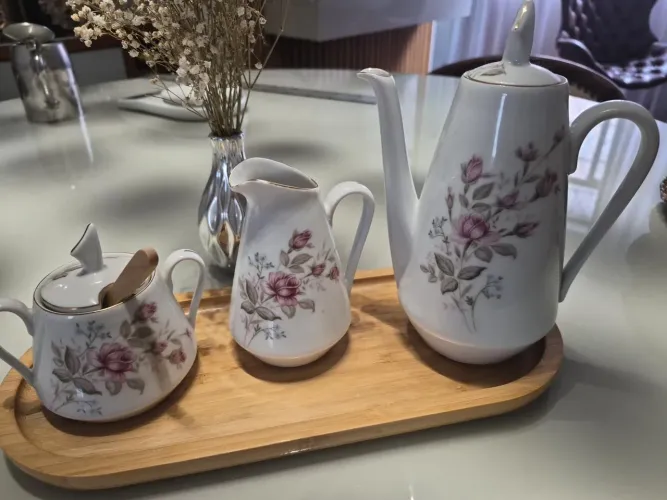 Conjunto Vintage de Porcelana Steatita Paraná, provavelmente década de 70, decoração flora
