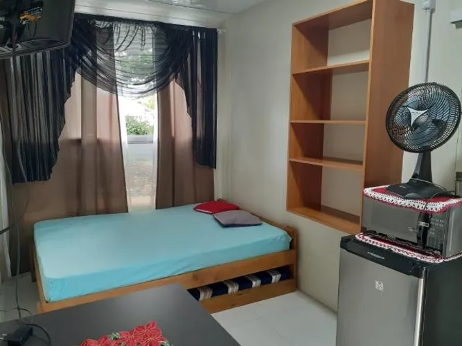 Linda Kitinete 3 pessoas, AR e WiFi, Mobilia e louças, prox das praias e lojas,