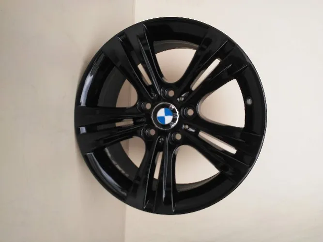 Jogo de Rodas Esportivas BMW 5X120 17X7,5 37 Preta Brilhante Seminova