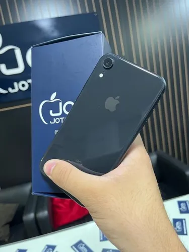 iPhone XR preto sem detalhes // entregamos pra você aproveite