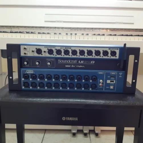 Mesa De Som Soundcraft By Harman Ui-24R Digital Mixer Wifi