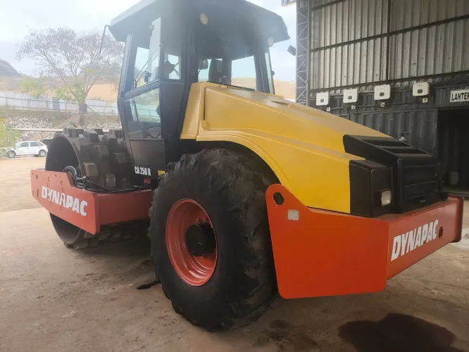 Rolo Compactador Dynapac CA 250 II D8