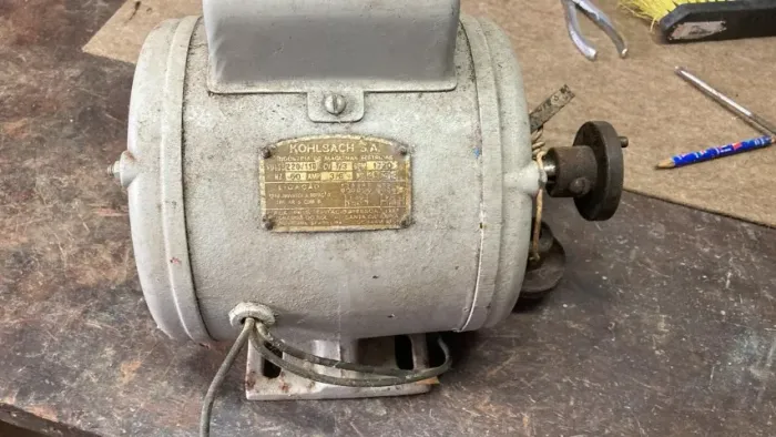 Motor Elétrico Monofásico Kohlbach 1720 RPM funcionando perfeitamente