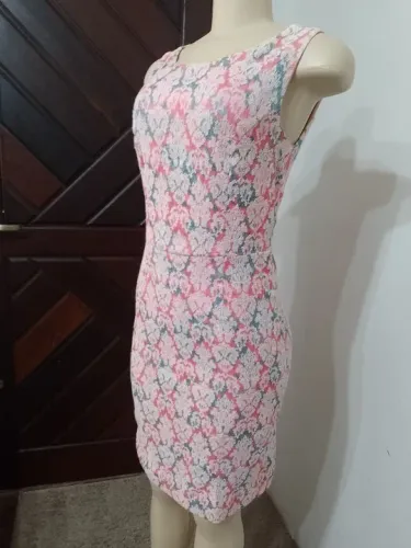 Vestido bordado e forrado - tamanho 40