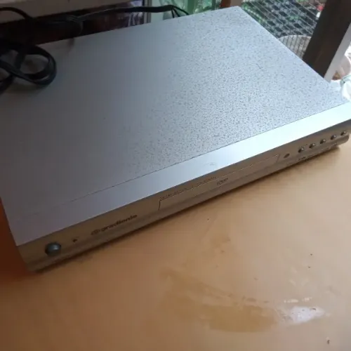 DVD player Gradiente Next usado funcionando e lotes de CDs DVDs virgens e estojo 