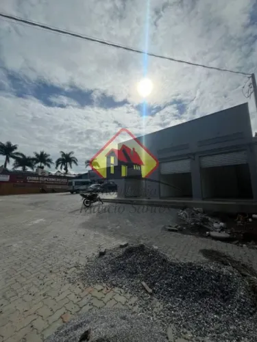 Galpão Comercial para Locação Para Montagem de uma Farmácia, Localização Estratégica no B