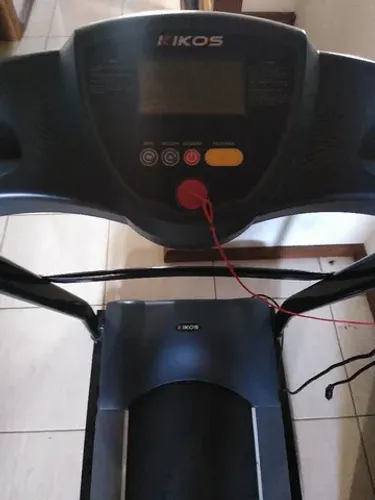 Esteira Kikos E800 c defeito 