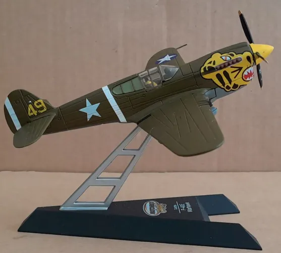 Curtiss P-40E Warhawk 1/72 Matchbox