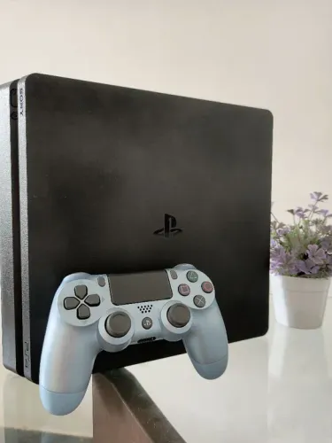 PS4 slim semi novo com garantia - Playhouse