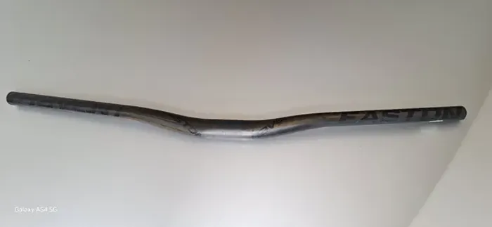 Guidão carbono Easton Haven 720mm