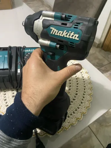 Parafusadeira de Impacto Makita dtw700 (leia o anúncio )