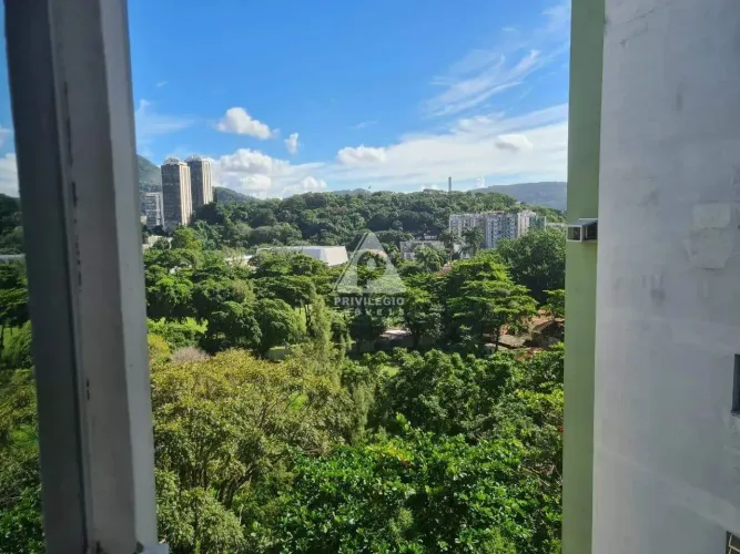 Apartamento Sala e Quarto | Vista Verde e Silencioso | A 50m do Rio Sul | Rua com Cancela