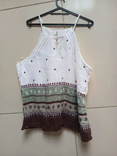 Blusa branca com estampa (R$25,00)