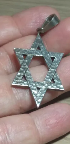 Pingente Estrela de Davi.