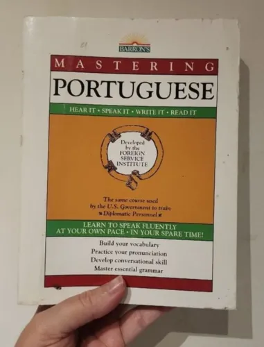 livro em inglês mastering portuguese