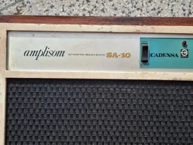 Caixa de som, marca CADENSA AMPLISOM, 10 watts, solid state, modelo SA-10C EM CURITIBA 