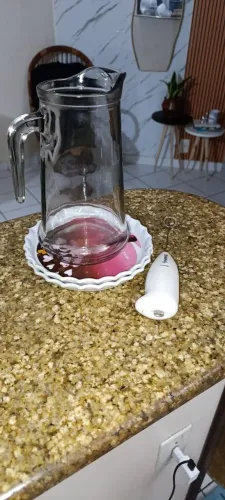 Conjunto Jarra de Vidro, Pratos e Batedor Manual