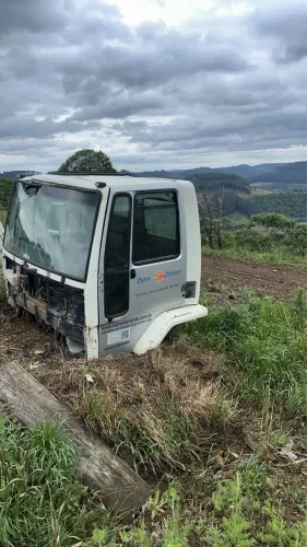 Cabine  Ford cargo  - Peças e Acessórios