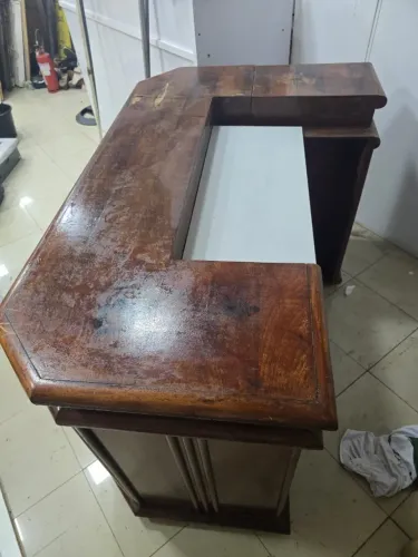 Mesa de Madeira com Suporte Retrátil