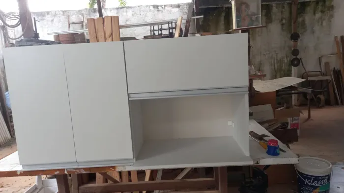 Armário aéreo para micro-ondas 