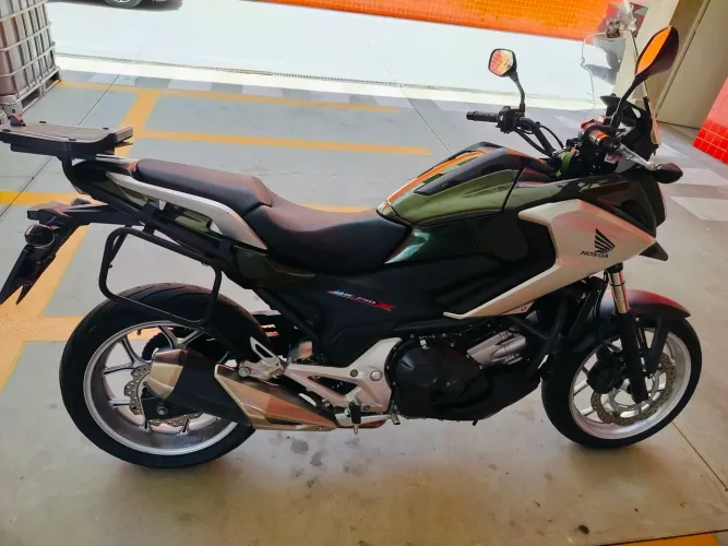 NC 750x ..  ## baixo km...