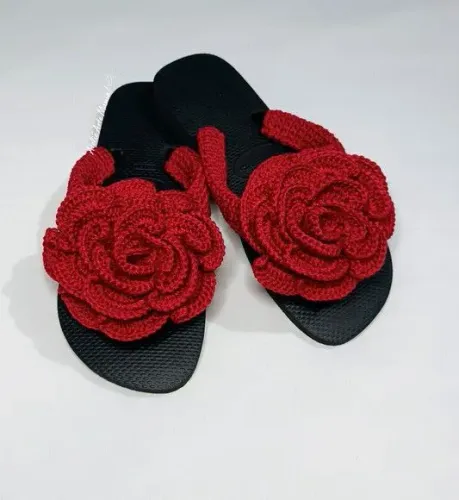 Chinelo de Crochê Vermelho - Flores