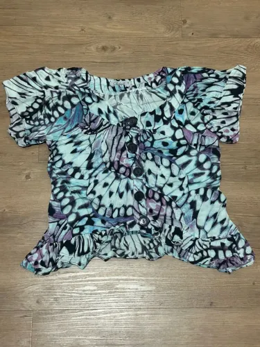 Blusa estampa tipo borboleta e babado na barra - P