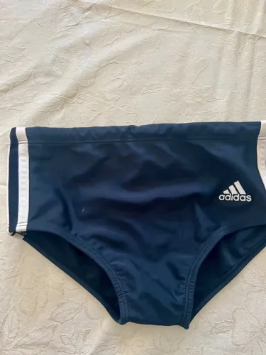 Sungas Adidas - Tamanho P ou 16 anos 