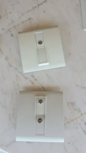Tomadas de TV (Antena Coaxial) Siemens Originais - 2 Unidades | Em Perfeito Estado