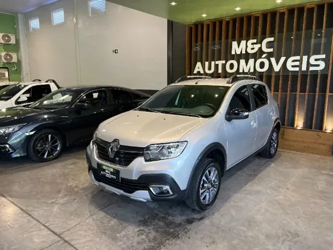 RENAULT SANDERO 1.6 STEPWAY ICONIC X-TRONIC 16V FLEX 4P