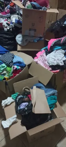Vendo lotes de roupas novas semi novas prá brecho ou uso próprio 