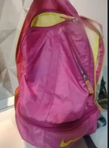 Mochila Nike Rosa e Amarela