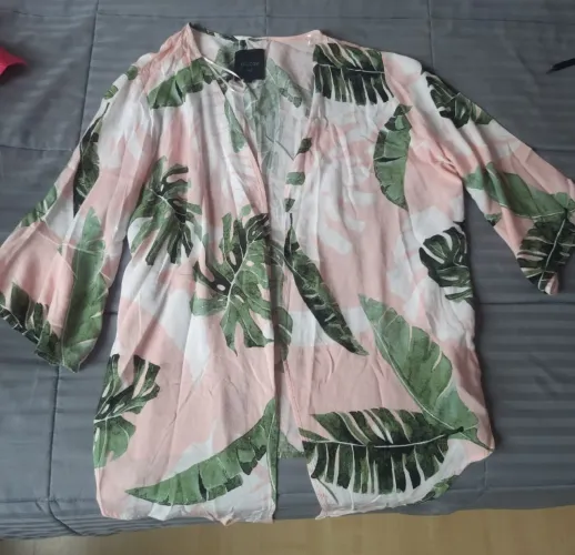 Cardigan YOUCOM <br>Tam único<br>Nunca usado<br><br>40,00