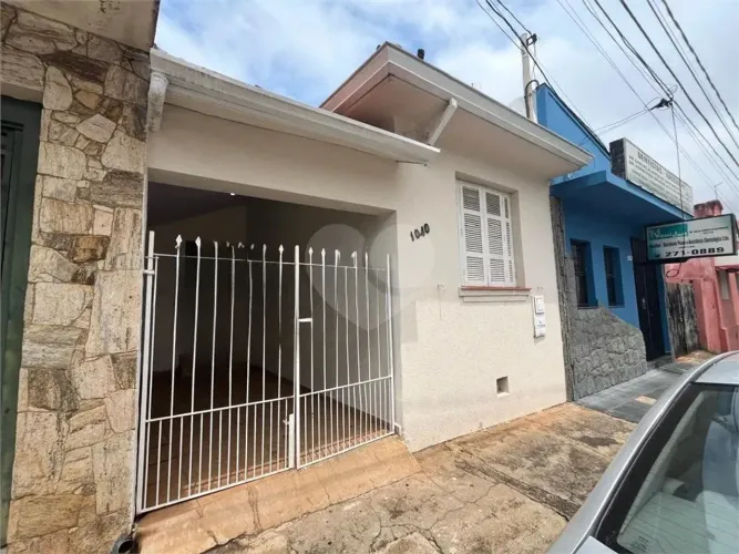 Casa com 2 quartos à venda ou para locação em Centro - SP