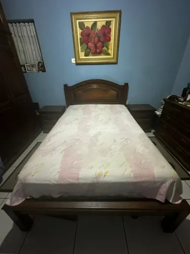 Cama de Madeira Maciça (Cerejeira Envelhecida)